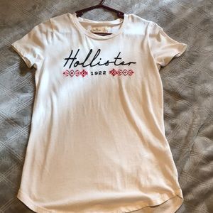 Hollister graphic tee
